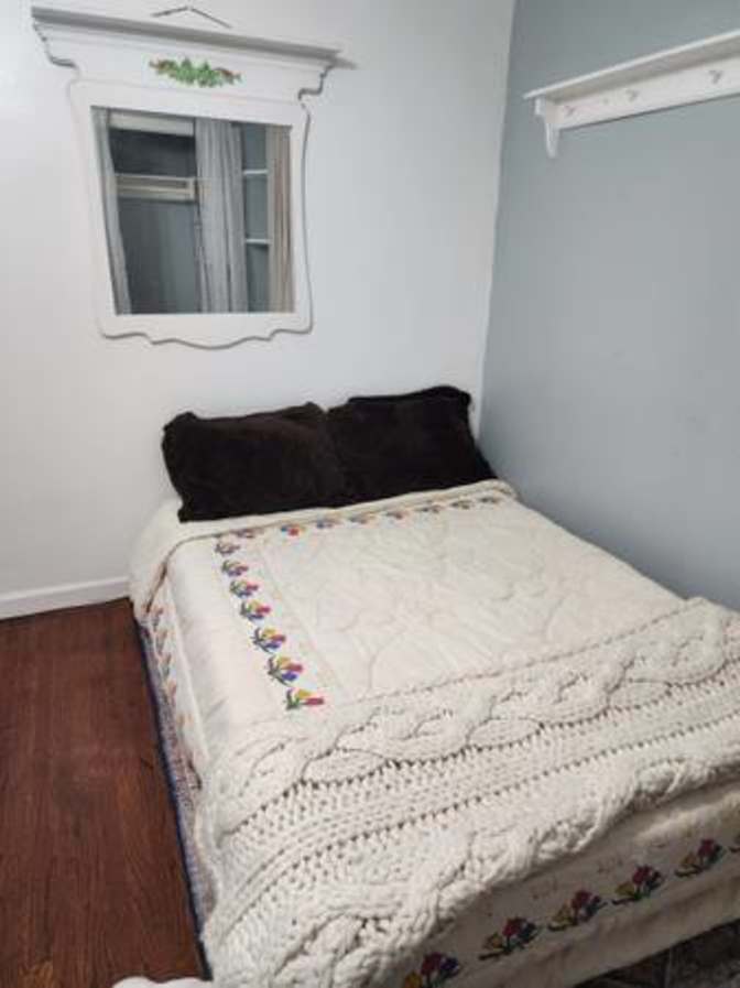Room for Rent's room
