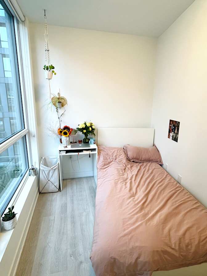 Le Minh's room