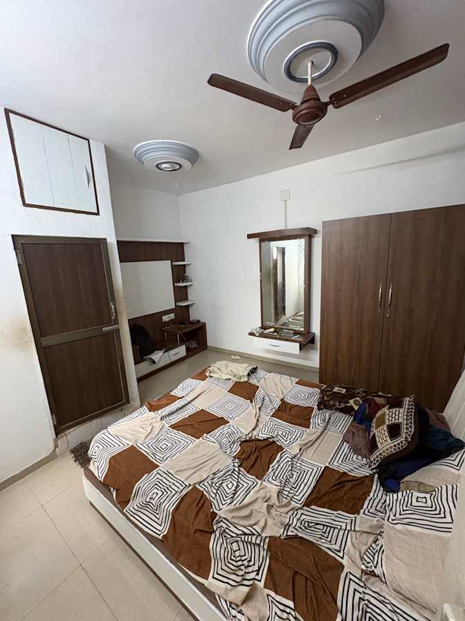Deep Goraniya's room