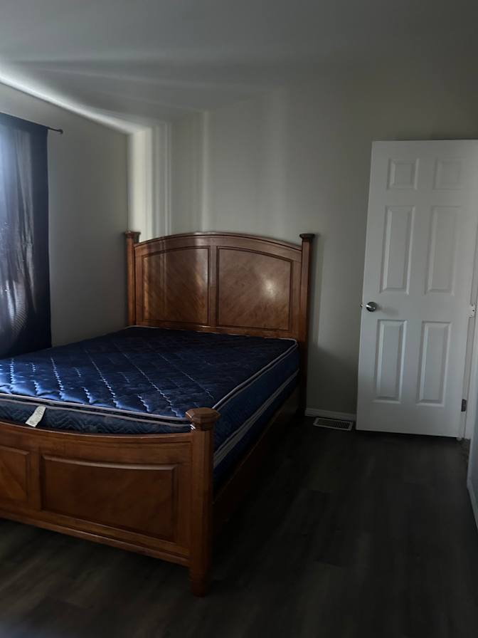 Alexis's room