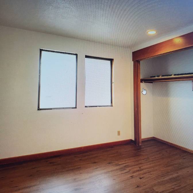 Short term beach cottage's room