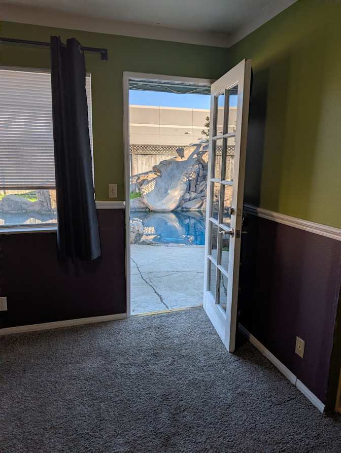 Room for Rent HB's room
