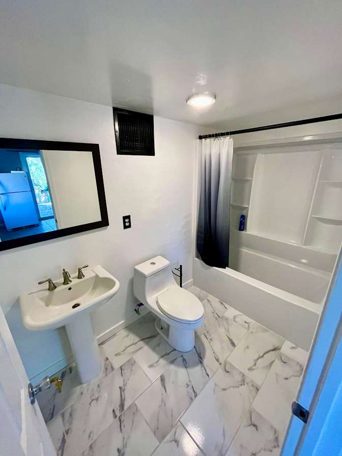 Albany's room