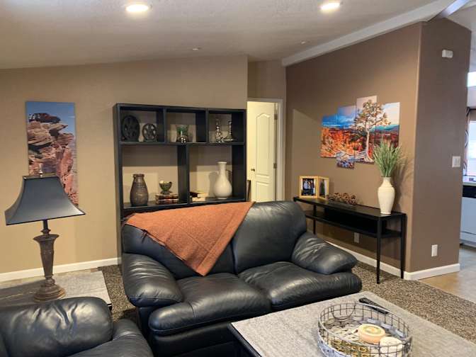 JENNIFER's room
