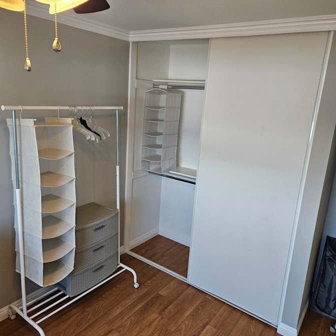 SEUNGWOO's room