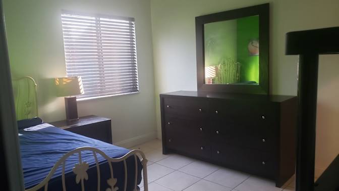 Enrique's room