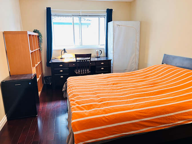 sandy's room