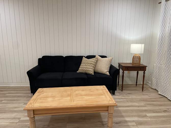 Alcove Rooms's room