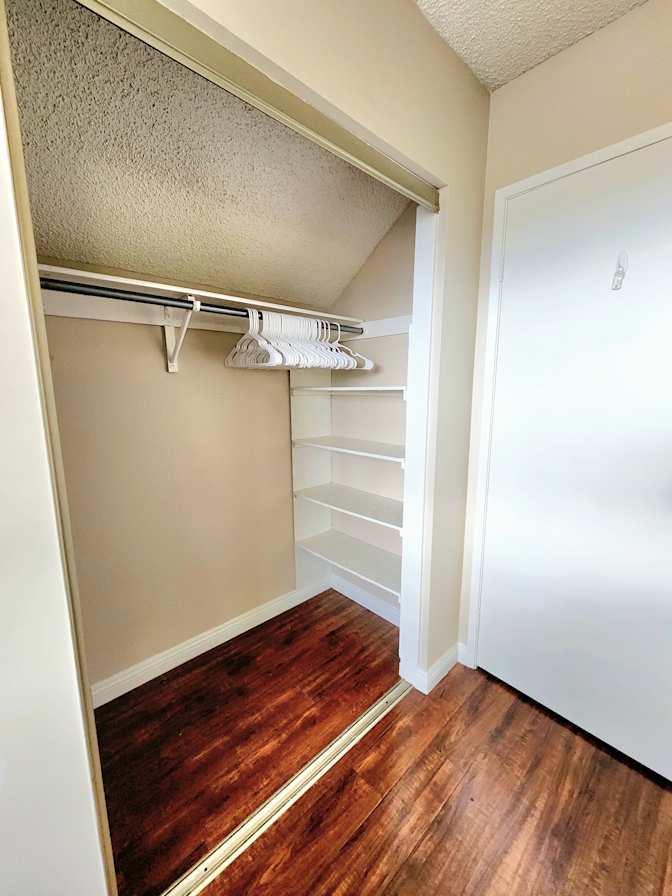 Aron's room