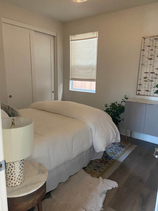 Lynn's room