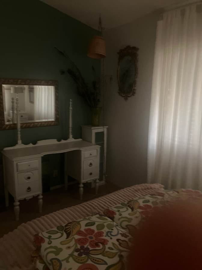 Eva's room