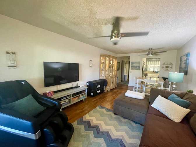 LATOYA's room