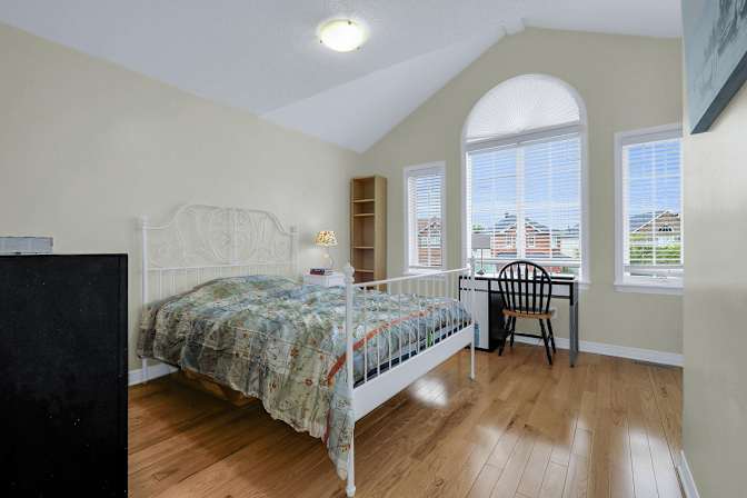 Rent In Ottawa Property Management Inc's room
