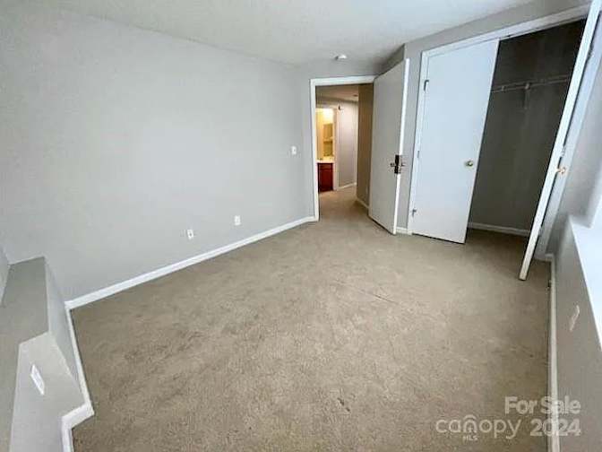 Alcove Rooms's room