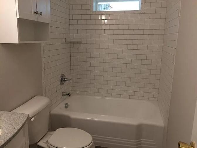 Alcove Rooms's room
