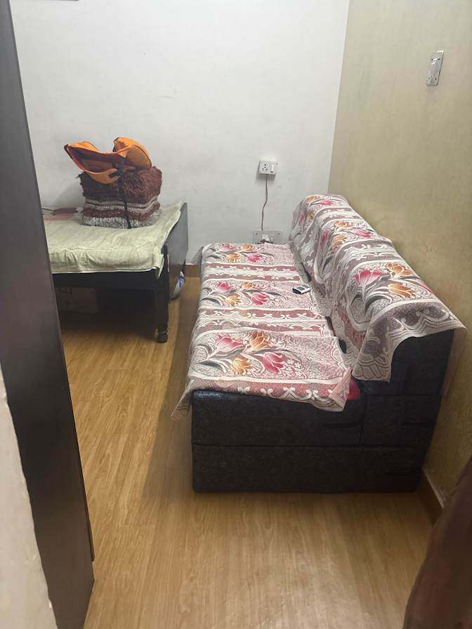 Komal's room