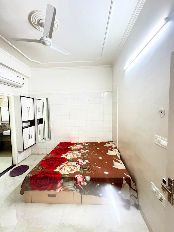 Somil's room
