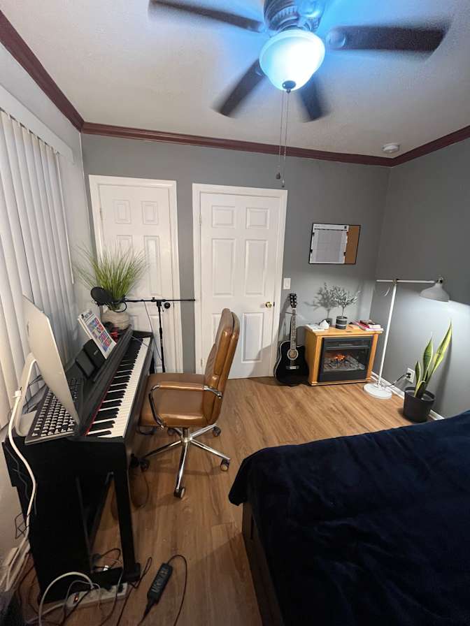 Ron's room