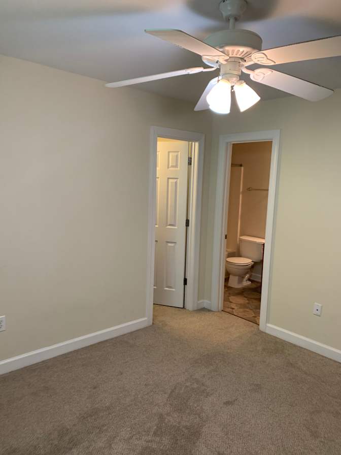 Alcove Rooms's room