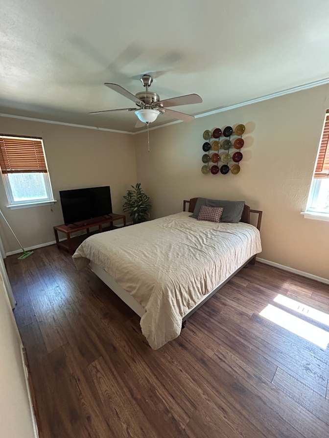 Ken's room