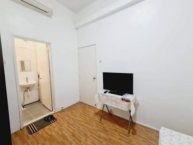 Roomy's room