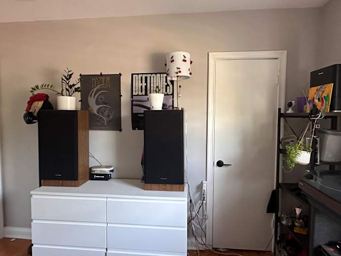 Eve's room