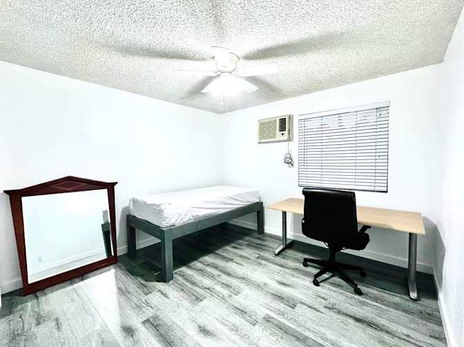 Intellis's room