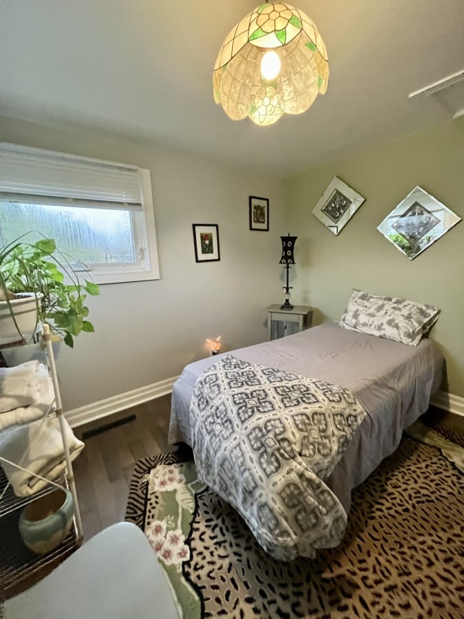 Betsy's room