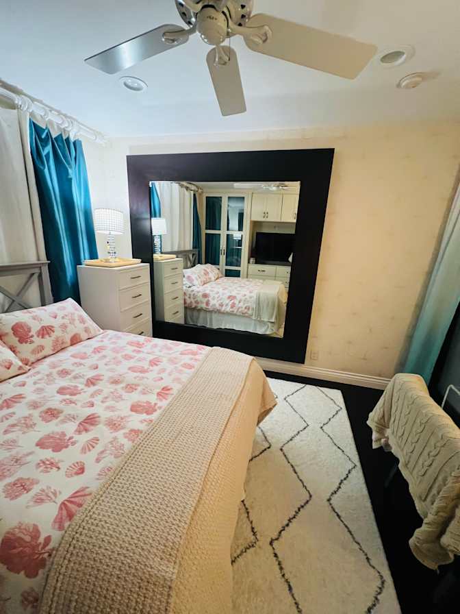 Yvette's room