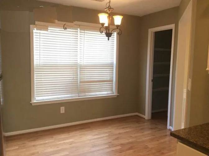 Alcove Rooms's room