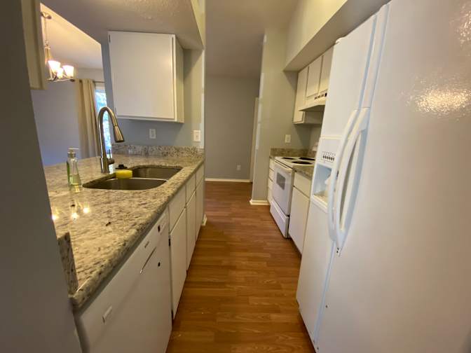 Alcove Rooms's room