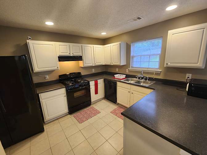 CL&C Property Management and Consulting's room