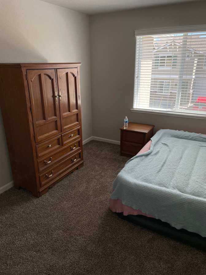 Evelyn's room