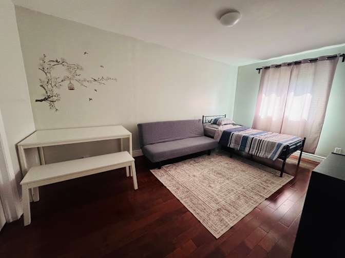 Julie Ann Malinis's room