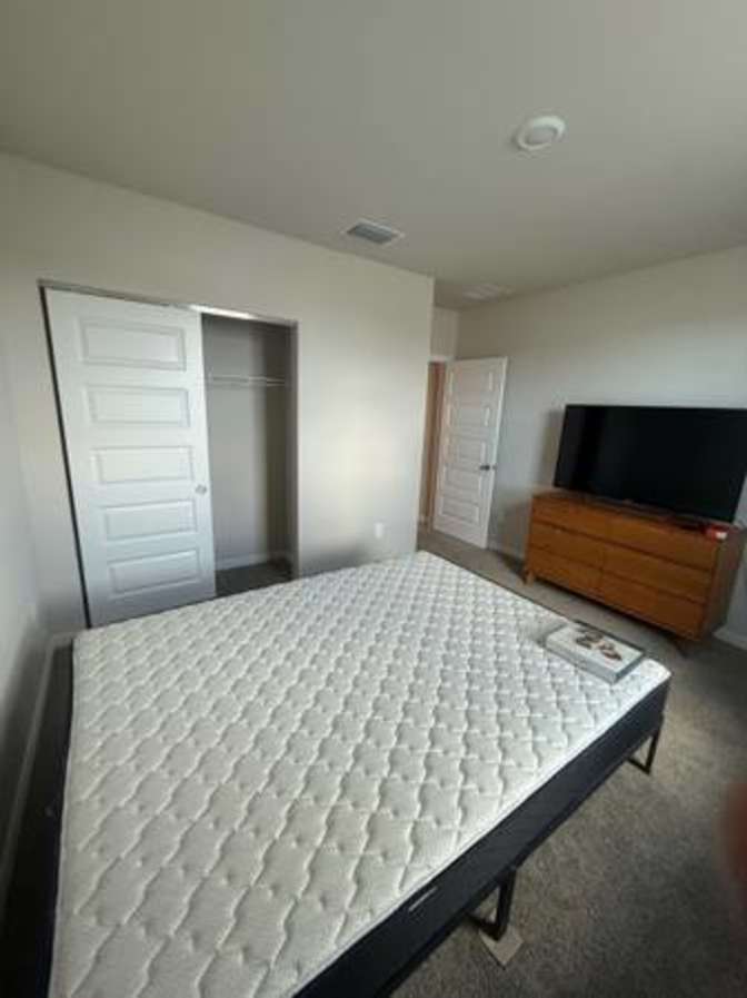 Private BathroomBedroom's room