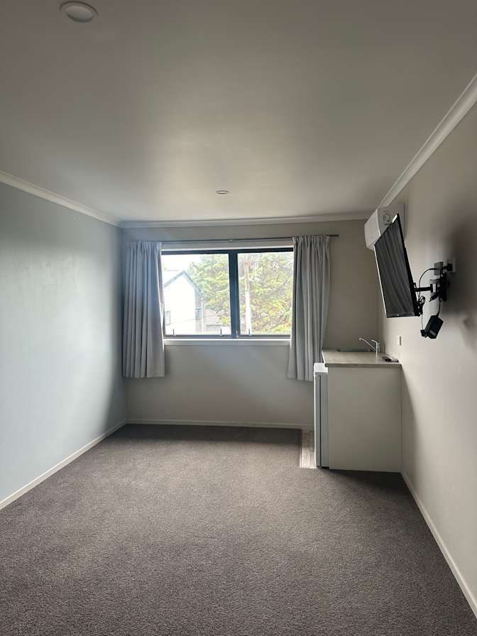 Naomi's room