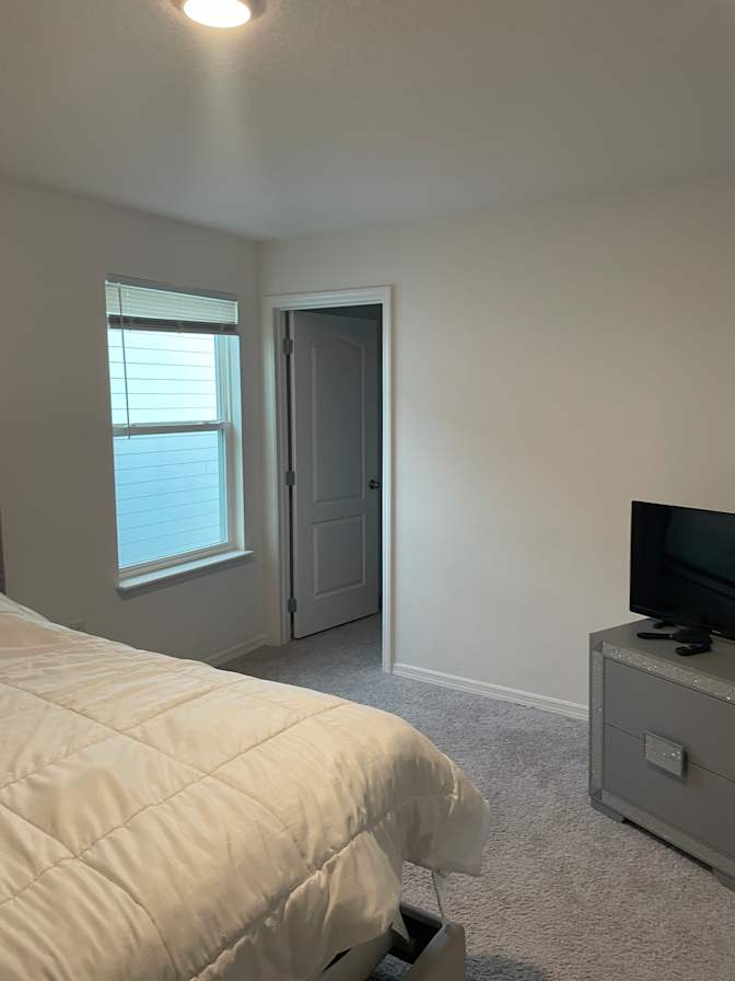 Liz's room