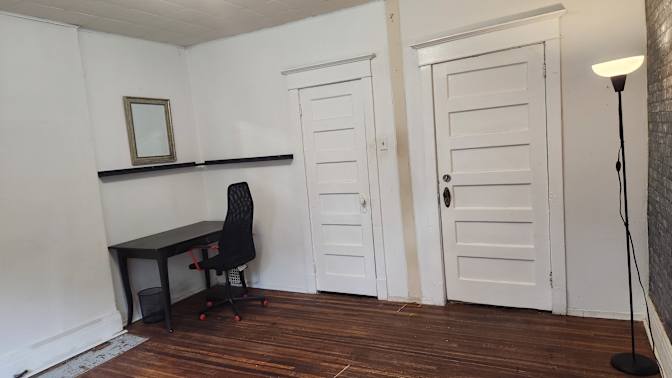 Rent's room