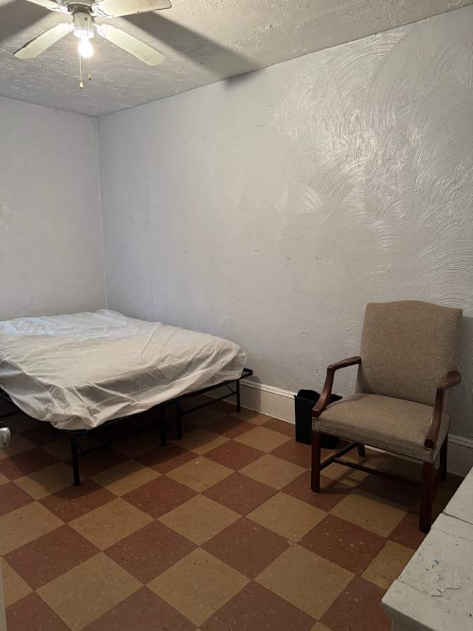Black Diamond Ministries LLC's room