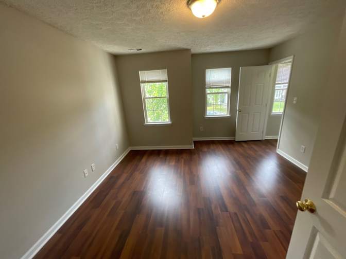 Alcove Rooms's room