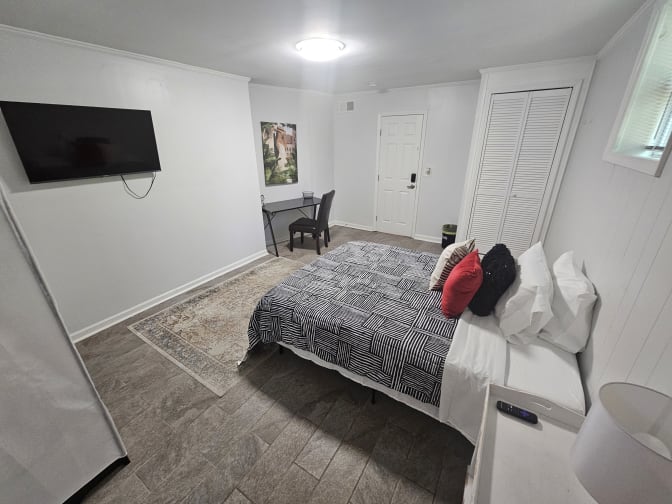 CL&C Property Management and Consulting's room