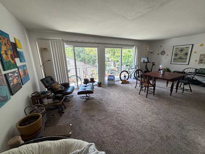 Beth L Hotchkiss's room