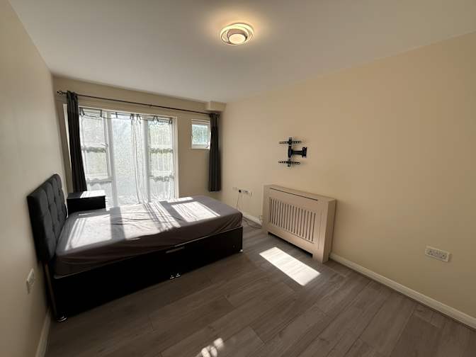 Dee's room