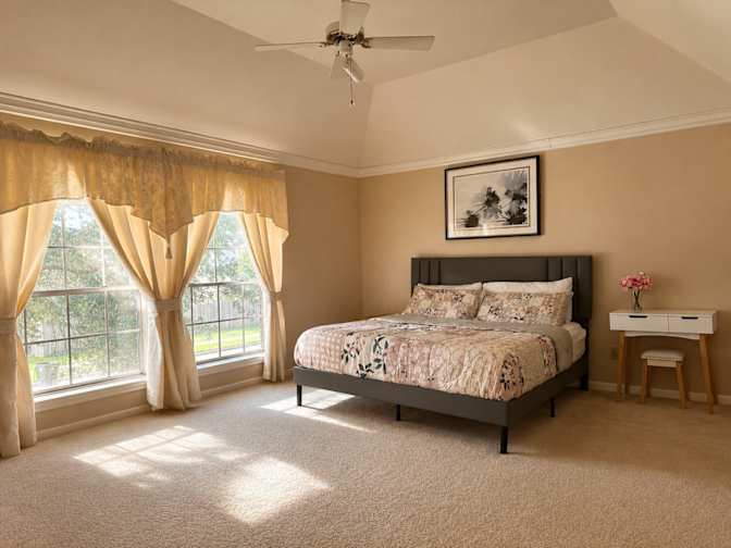 Yen's room
