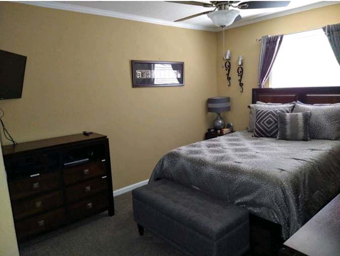 Dayna's room