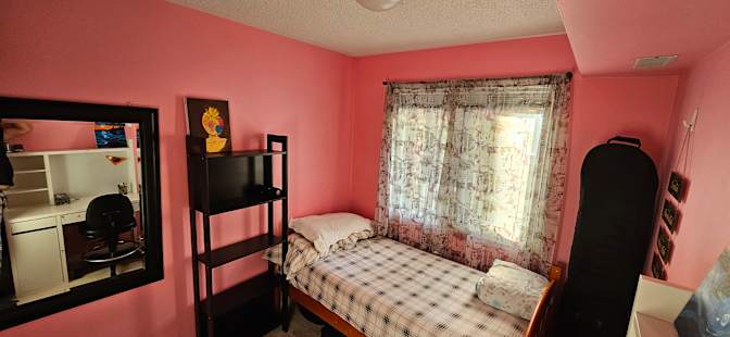 Sam sh's room