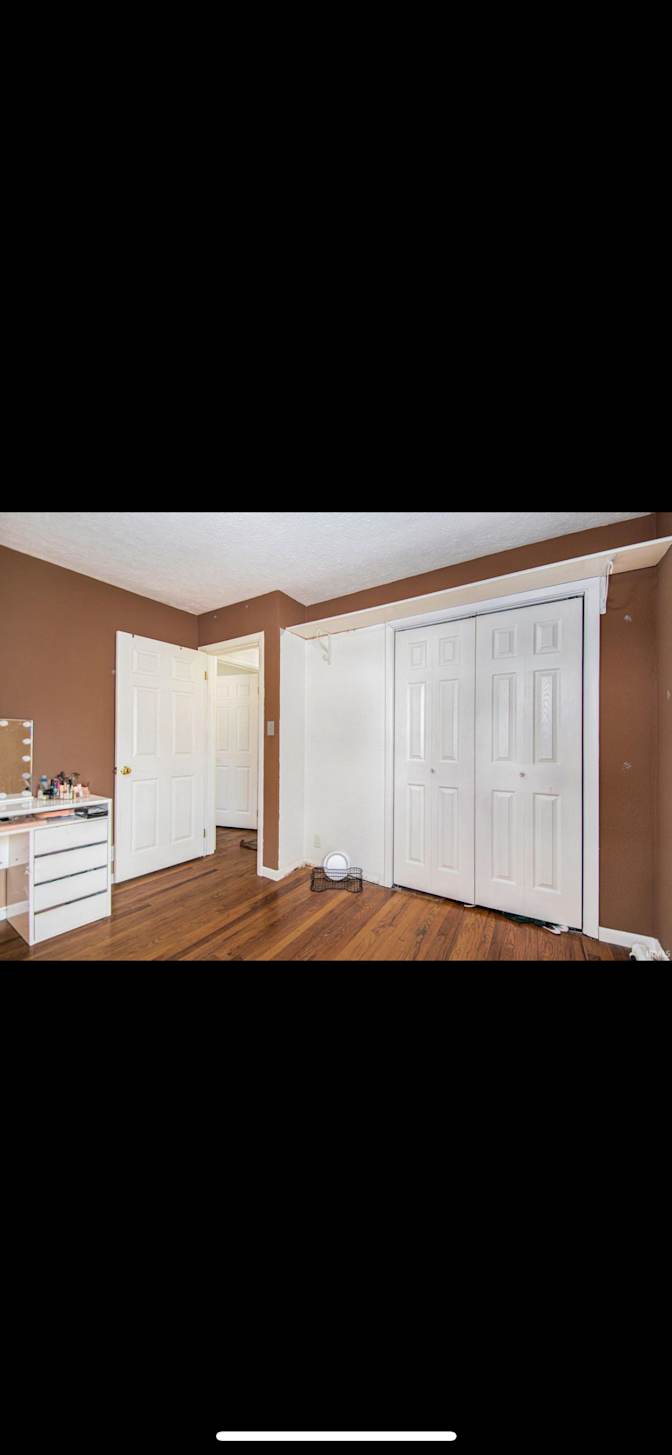 Aly's room