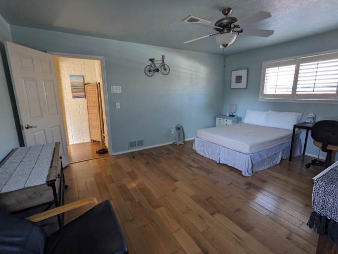 Iny's room