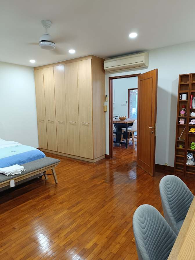 Teong's room