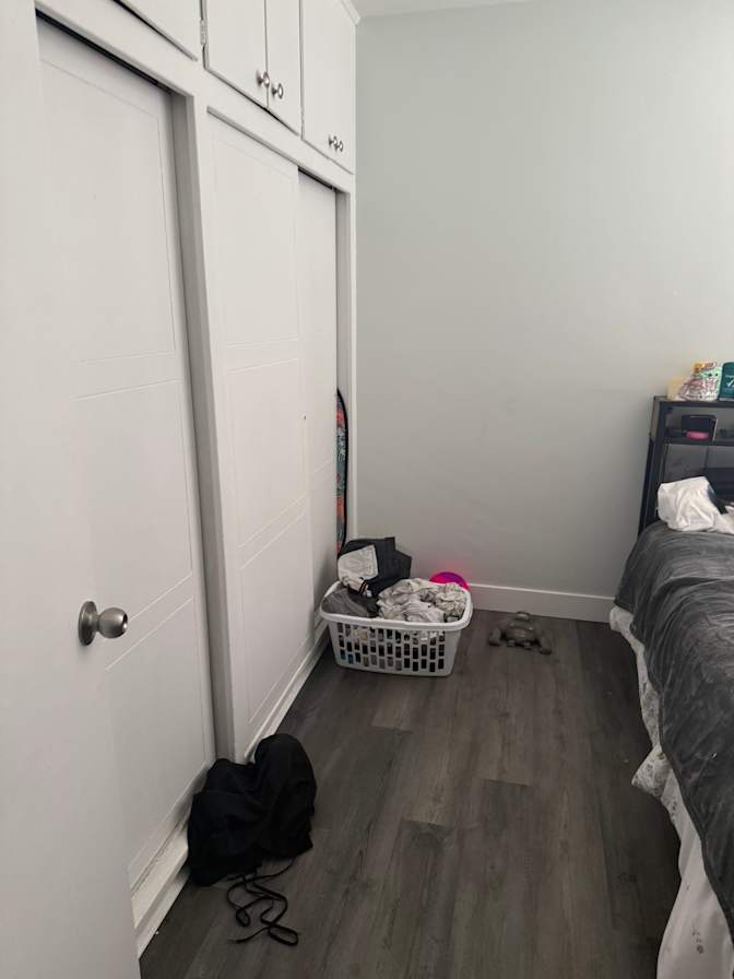 Ysemia's room
